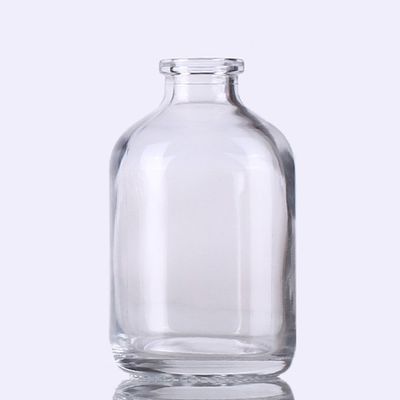 50 ml Um frasco para injectáveis de vidro transparente de tipo USP II com um pescoço de 20 mm